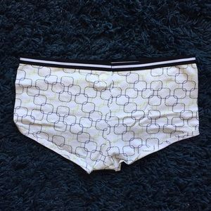 Hanes Intimates & Sleepwear - Hanes Patterned Boyshorts Boxers Hanes Intimates & Sleepwear - Hanes Patterned Boyshorts Boxers
